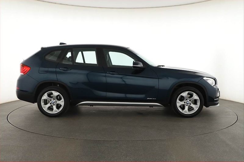 BMW X1 (2015) xDrive18d, 4X4, Automat - fotka 6 z 17