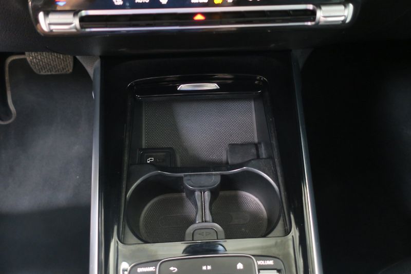 Mercedes-Benz GLB (2022) 220 D 4MATIC - fotka 32 z 48