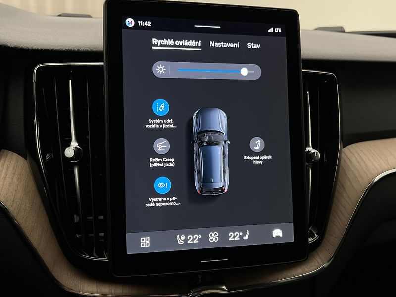 Volvo XC60 (2026) T6 AWD RECHARGE DARK PLUS AUT - fotka 38 z 45