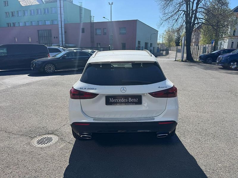 Mercedes-Benz GLA (2024) 200 d 4MATIC - fotka 4 z 31