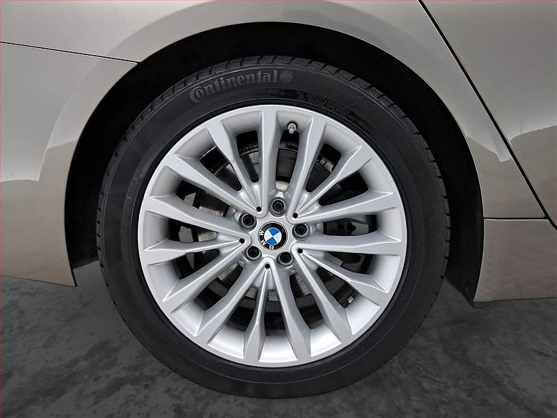 BMW Řada 5 (2017) 520d, Automat, Kůže, Navi - fotka 15 z 26