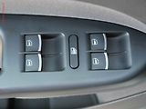 Volkswagen Touran (2010) 1.4TSi, 2.maj,ČR, AC, xenon - náhled 13