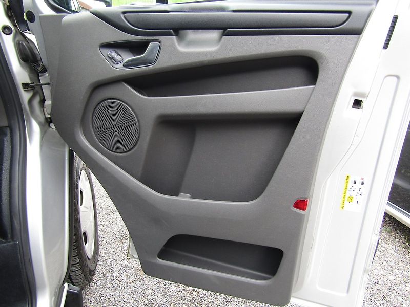 Ford Transit Custom (2019) 2.0 TDCi 96kW  9 MÍST - fotka 22 z 33