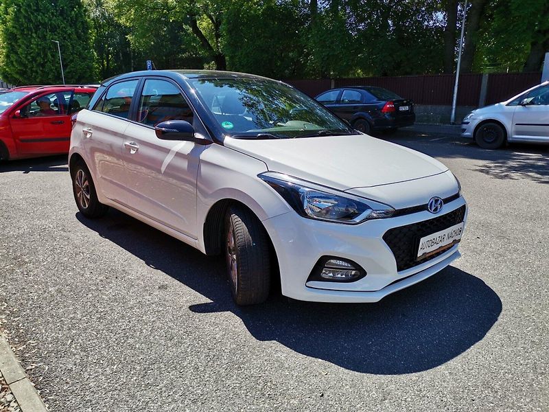 Hyundai i20 (2019) 1.2i 62kw AC Winter PDC - fotka 6 z 25