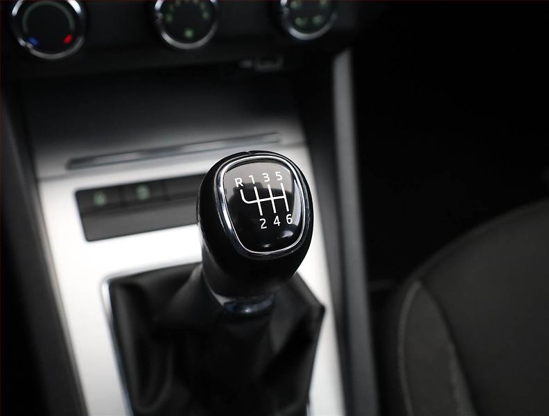 Škoda Octavia (2018) Ambition 1.4 TSI, Serv.kniha - fotka 12 z 17