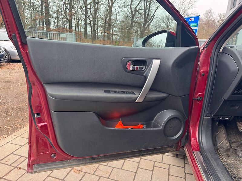 Nissan Qashqai (2012) 2.0 BA+LPG, 4x4 - fotka 8 z 28