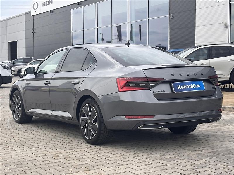 Škoda Superb 1,4 160kW iV Sportline DSG - fotka 3 z 32