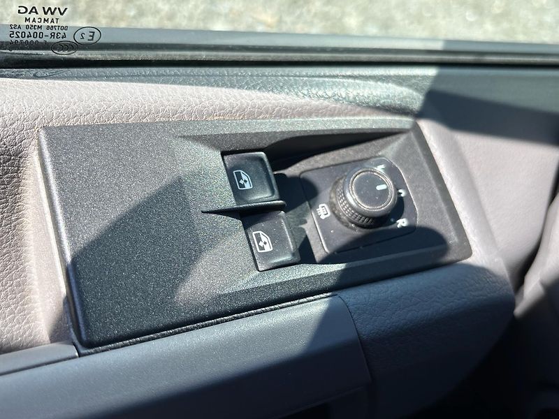 Volkswagen Crafter Skříň skříňový vůz - fotka 18 z 22