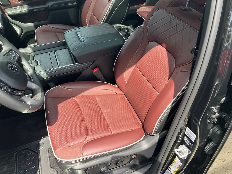 Dodge RAM (2025) 3.0 I6 548k LIMITED NIGHT-RED - fotka 14 z 48