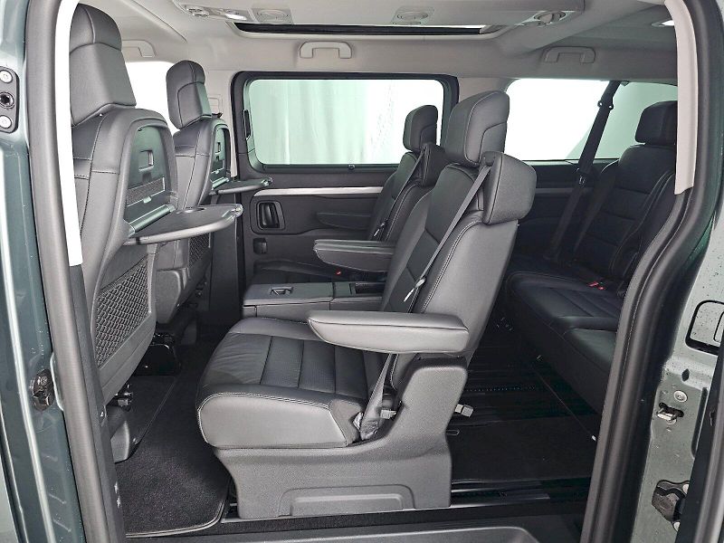 Toyota ProAce Verso (2025) 2.0D 130kW 8AT VIP SKYVIEW 7S - fotka 7 z 29