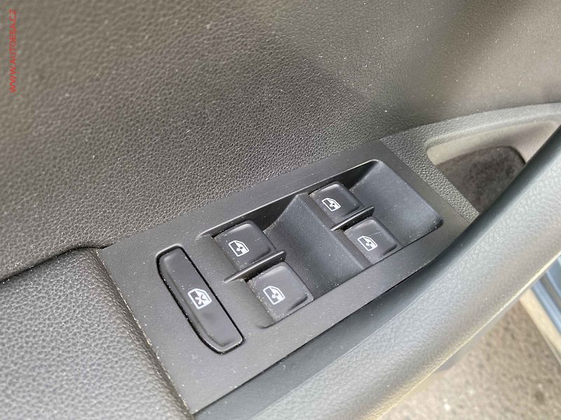 Škoda Octavia (2018) 2.0 TDi, RS, DSG - fotka 13 z 20