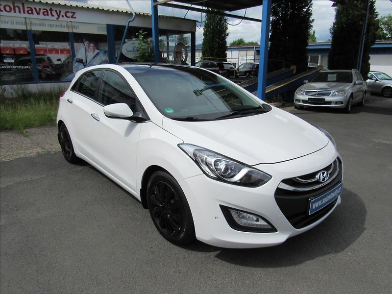 Hyundai i30 1,6 GDI 99kW Automat - fotka 3 z 32