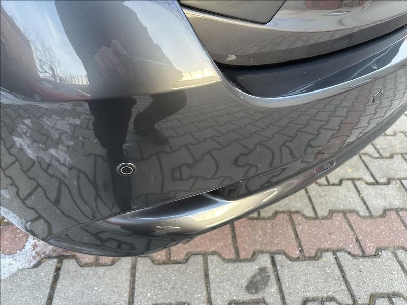 Mazda 3 2,0 EXCLUSIVE G120 - fotka 25 z 26