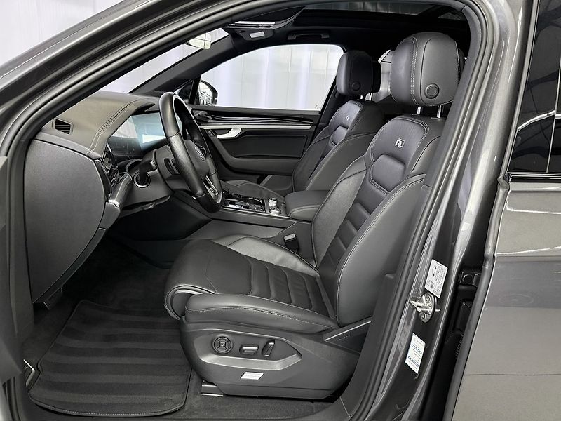 Volkswagen Touareg 4.0TDI V8 R-LINE 4MOTION, BLAC - fotka 10 z 27