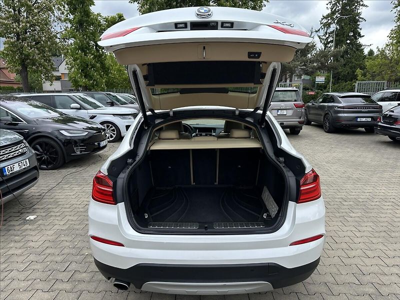 BMW X4 20d Xdrive Sport - fotka 28 z 31