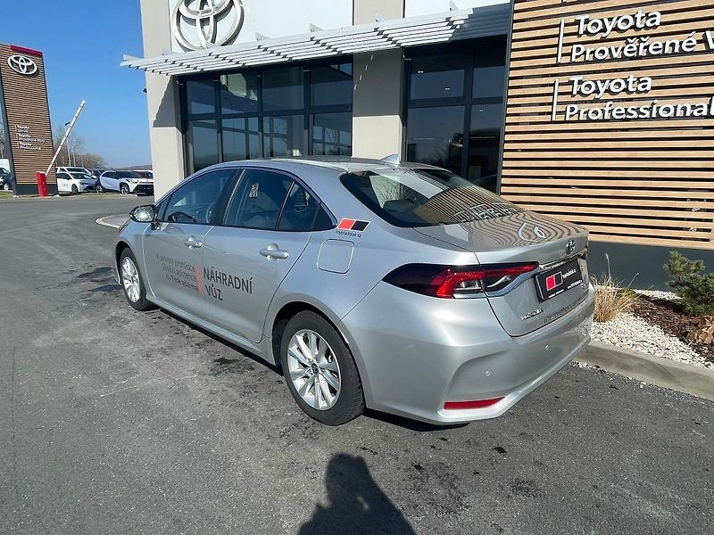 Toyota Corolla 1.8 Hybrid 140k Comfort Tech - fotka 3 z 27