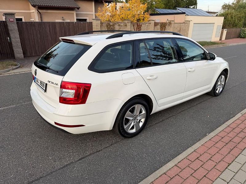 Škoda Octavia (2017) - fotka 8 z 22