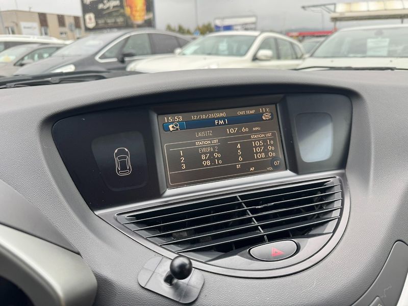 Subaru Tribeca (2007) 4X4 3,0i 180 KW AUTOMAT 7 MÍST - fotka 23 z 49