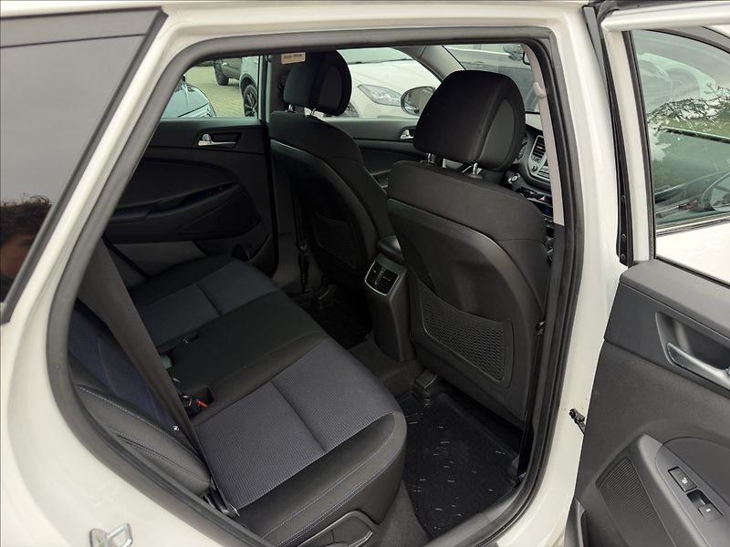 Hyundai Tucson 2.0 CRDI Style 4x4 Autom - fotka 21 z 23