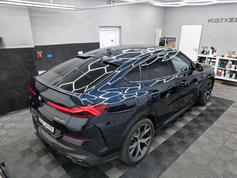 BMW X6 (2021) BMW X6, xDrive40i MAX VÝBAVA!! - fotka 5 z 13