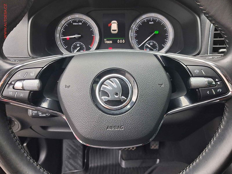 Škoda Karoq (2021) 2.0TDI 4x4, 2.maj,ČR, Style - fotka 14 z 21