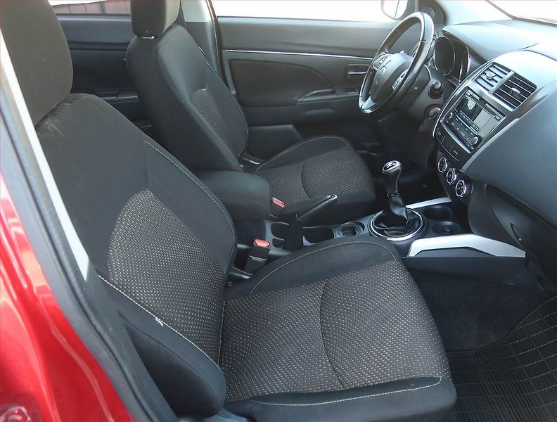 Mitsubishi ASX (2014) Invite 1.6 MIVEC, Serv.kniha - fotka 9 z 16