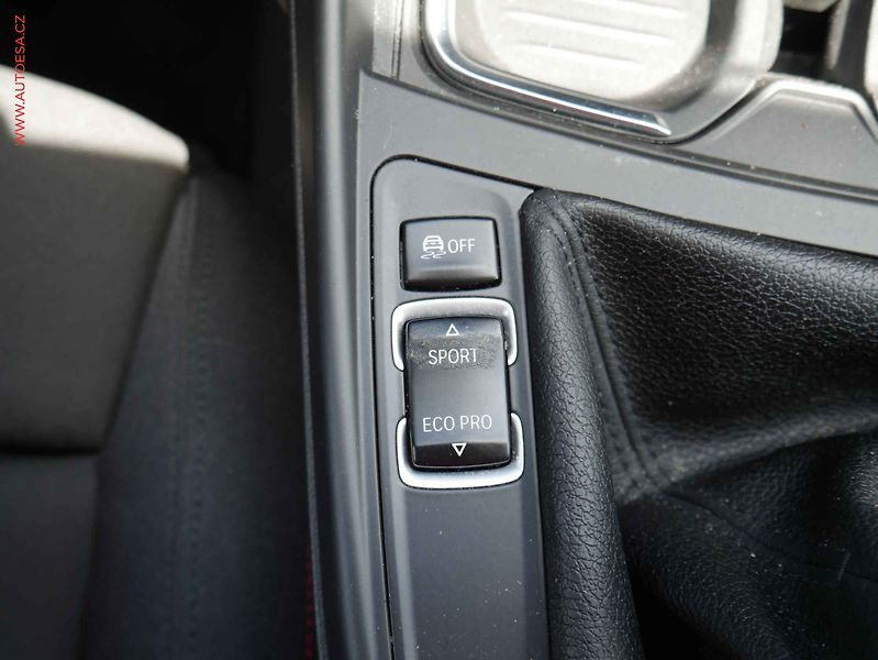 BMW Řada 1 (2012) 2.0D 116d, ČR, Bixen, park - fotka 19 z 22