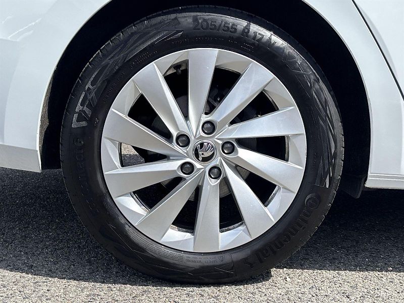 Škoda Octavia (2024) Combi 2.0 TDI DSG Style + - fotka 28 z 28