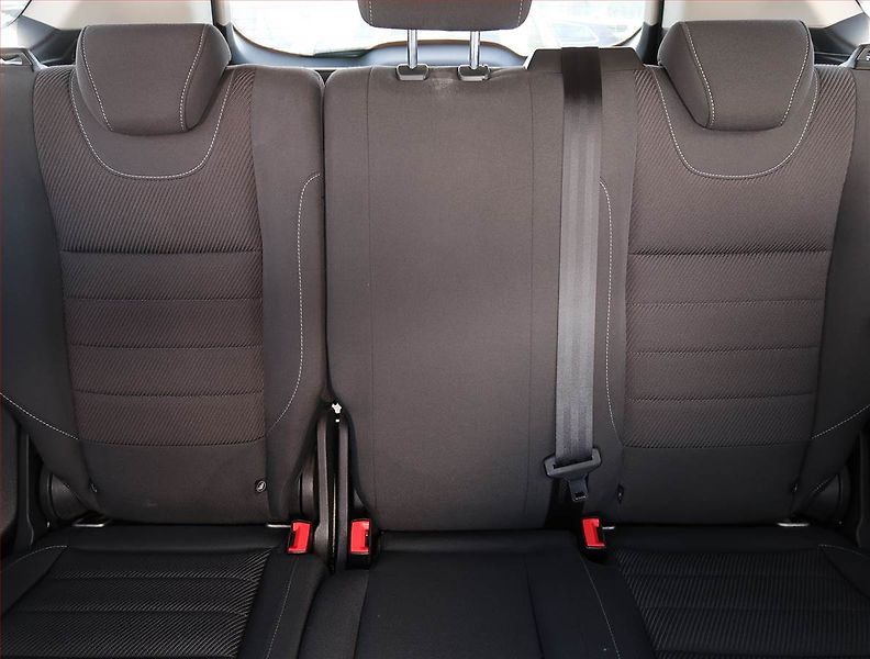 Ford Kuga (2015) Trend 1.5 TDCi, Serv.kniha - fotka 10 z 18