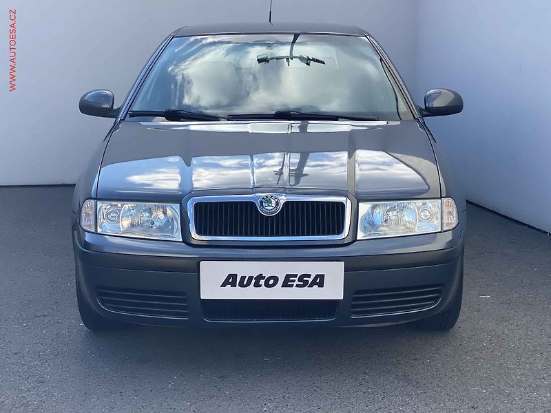 Škoda Octavia (2010) 1.6MPi, ČR, AC, tažné - fotka 2 z 14
