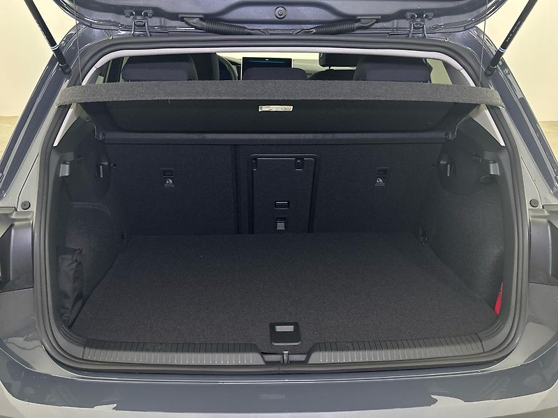 Volkswagen Golf (2025) Hatchback - fotka 10 z 28
