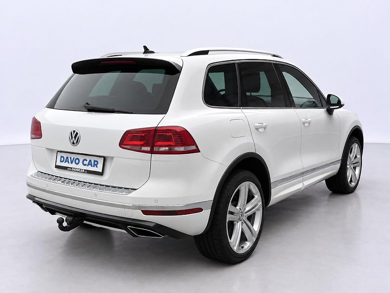 Volkswagen Touareg 3,0 TDI V6 193kW R-Line CZ - fotka 7 z 29
