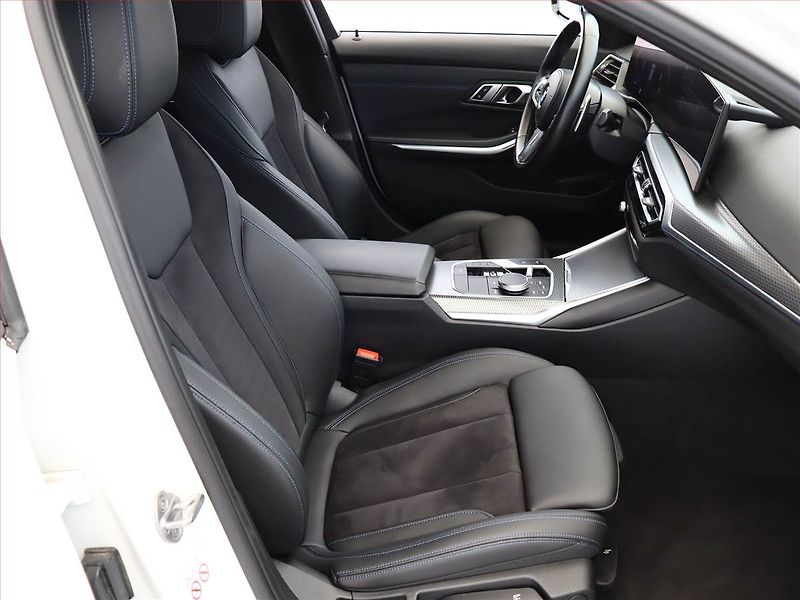 BMW Řada 3 (2022) 320 d xDrive - fotka 7 z 21