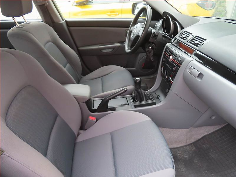 Mazda 3 (2008) 1.4 - fotka 9 z 16