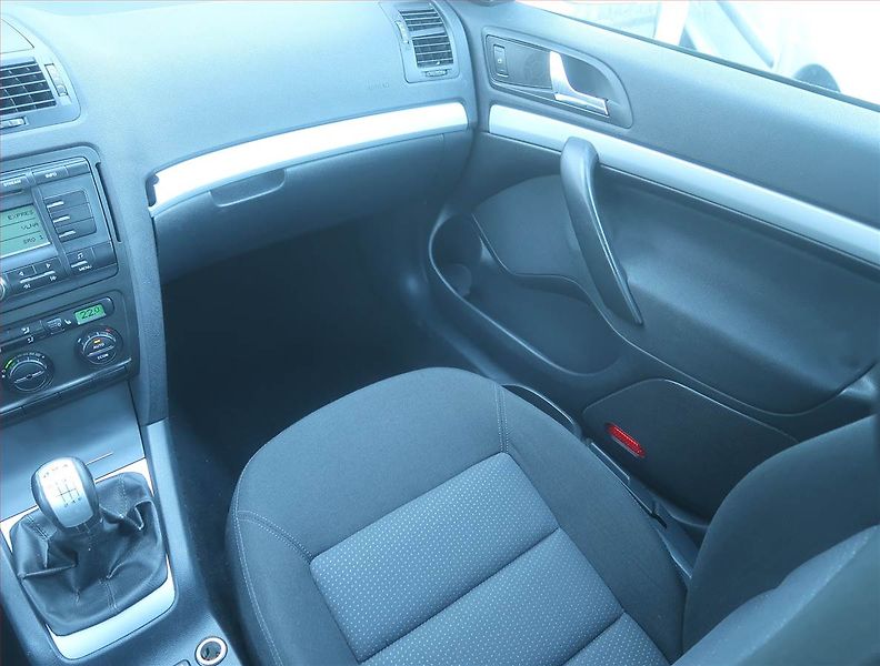 Škoda Octavia (2008) 1.9 TDI 4x4, 4X4, Tažné - fotka 8 z 14