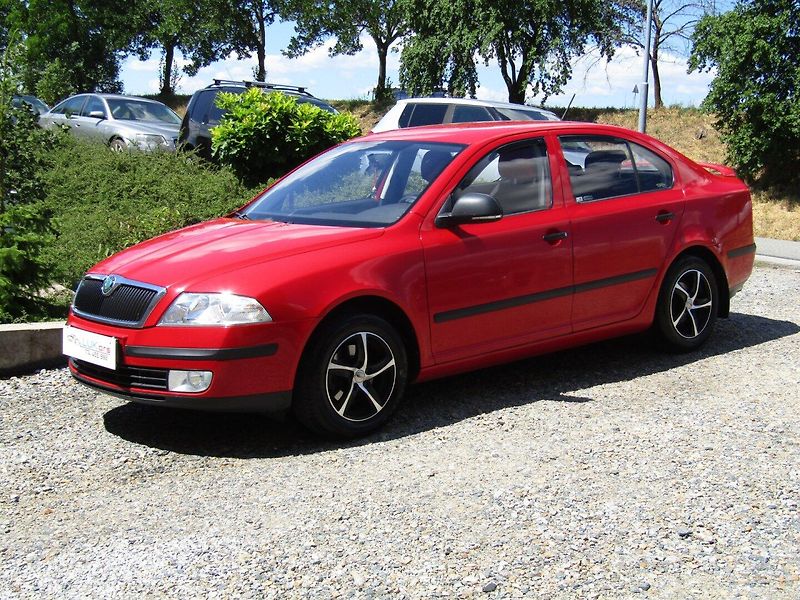 Škoda Octavia (2011) 1.6 MPI 75kW 1.MAJITEL - fotka 12 z 44