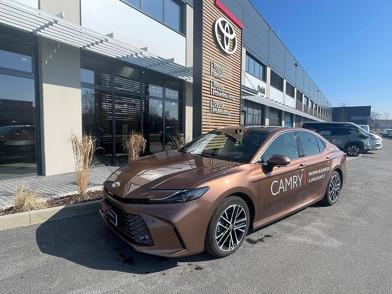 Toyota Camry 2.5 Hybrid Automat Executive - fotka 2 z 22