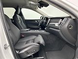 Volvo XC60 2.0  B4 4x4 PLUS  Black - náhled 18