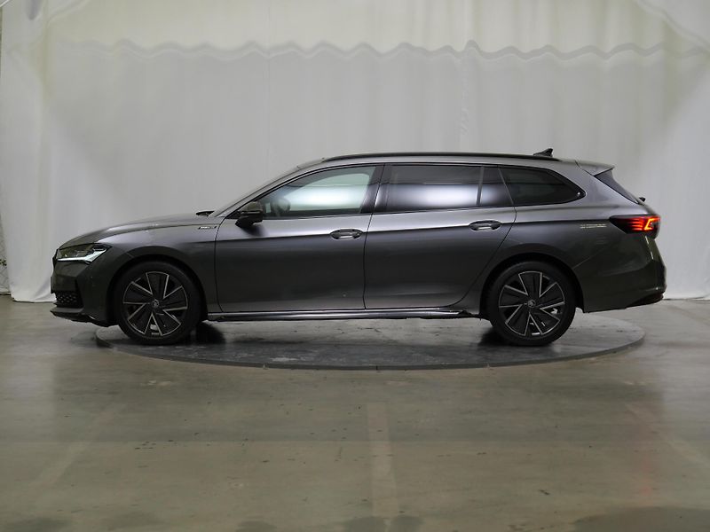 Škoda Superb - fotka 3 z 28