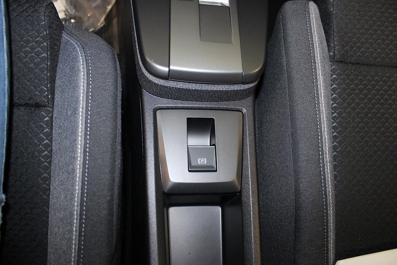 Opel Frontera (2025) GS XL Electric, baterie 54 kWh - fotka 15 z 18