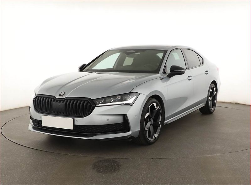 Škoda Superb (2025) 2.0 TDI, Sportline - fotka 2 z 21