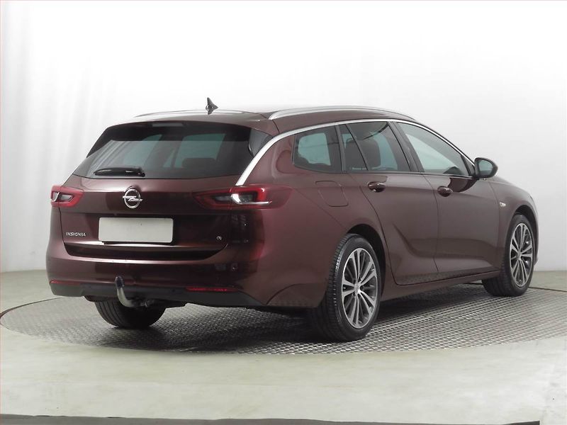 Opel Insignia (2019) 2.0 CDTI, 4X4, Navi, Tempomat - fotka 5 z 22