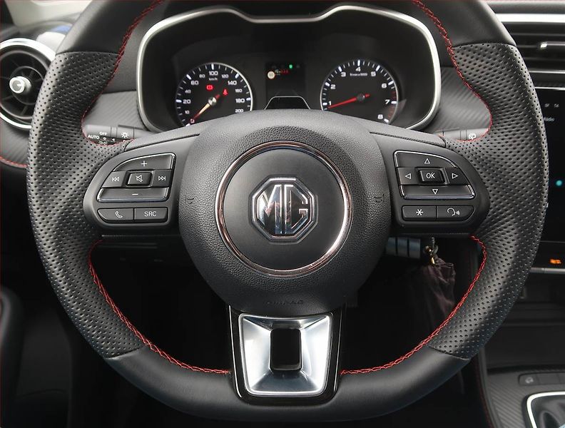 MG ZS (2025) 1.5, Serv.kniha, Navi - fotka 16 z 18