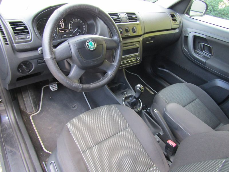 Škoda Roomster (2011) 1.2TSI 63kW SCOUT ZIMNÍ PNEU - fotka 14 z 37