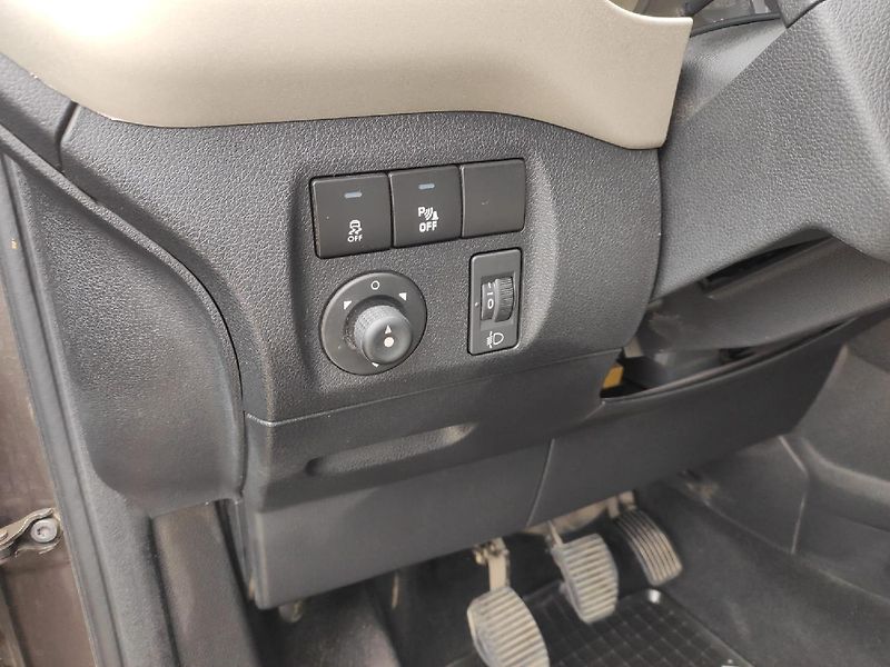Citroën Berlingo (2016) MULTISPACE 1.6i 120k MAN5 TZ - fotka 17 z 27