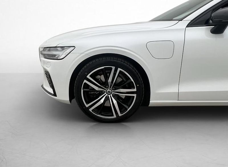 Volvo S60 Recharge T8 AWD R Kam Pano Taž - fotka 30 z 33