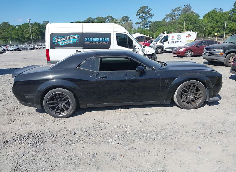 Dodge Challenger (2018) Auto na cestě - fotka 11 z 14