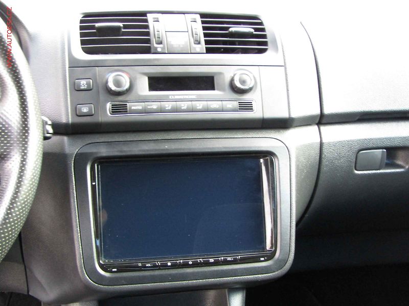 Škoda Fabia (2011) 1.4 TSi, 1.maj, RS, servis - fotka 13 z 19