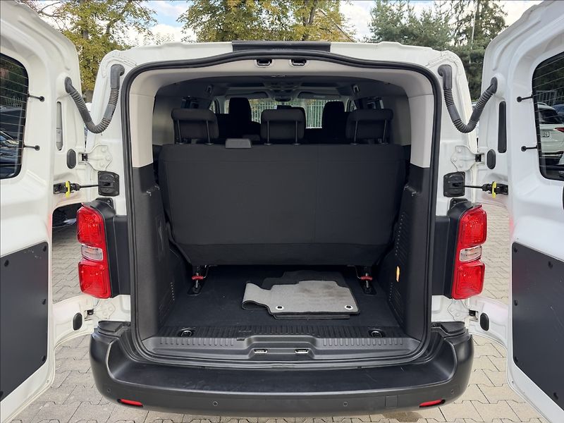 Toyota ProAce 9Míst ČR 1.maj. - fotka 21 z 21