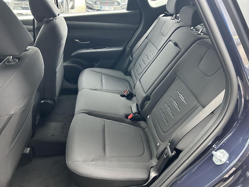 Hyundai Tucson 25 1,6 TGDI DCT SMART SP - fotka 8 z 32